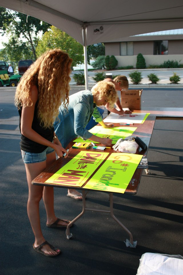 376857_10151389779819278_1204828452_n